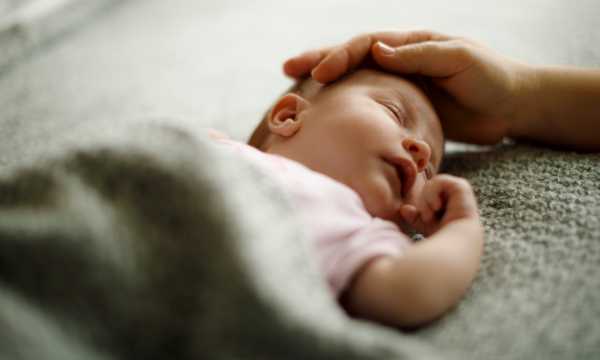 Baby-Sleep-Routine-Calm-and-Consistent-Environment